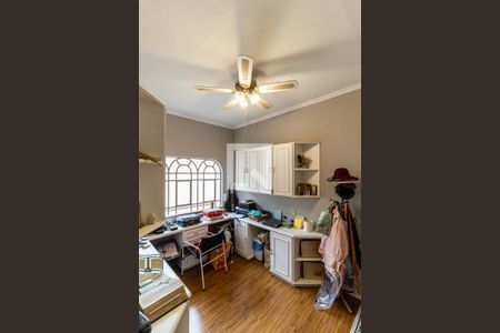 Casa à venda com 490m², 4 quartos e 4 vagasEscritório