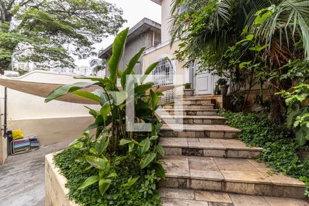 Casa à venda com 490m², 4 quartos e 4 vagasEntrada