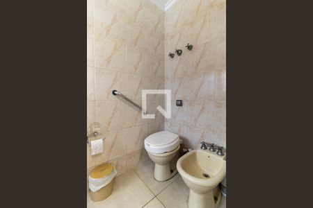Casa à venda com 490m², 4 quartos e 4 vagasBanheiro da Suíte 4