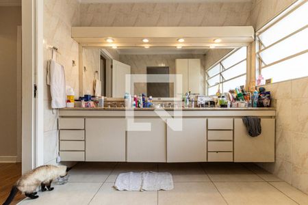 Casa à venda com 490m², 4 quartos e 4 vagasBanheiro da Suíte 4