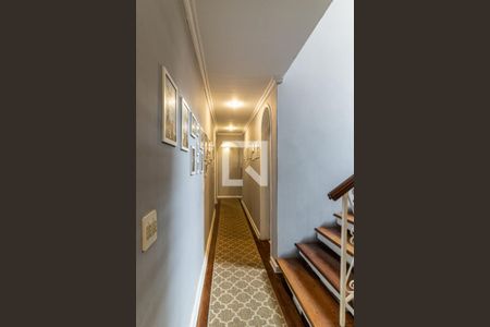 Casa à venda com 490m², 4 quartos e 4 vagasCorredor 