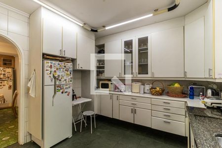 Casa à venda com 490m², 4 quartos e 4 vagasCozinha