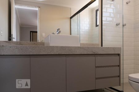 Apartamento à venda com 143m², 3 quartos e 2 vagasBanheiro da Suíte