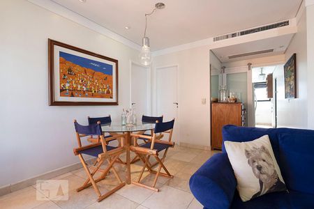 Apartamento à venda com 122m², 2 quartos e 2 vagasSala