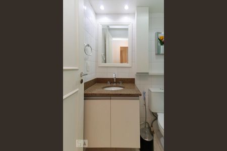 Apartamento para alugar com 68m², 2 quartos e 1 vaga Apartamento para alugar com 68m², 2 quartos e 1 vagaBanheiro