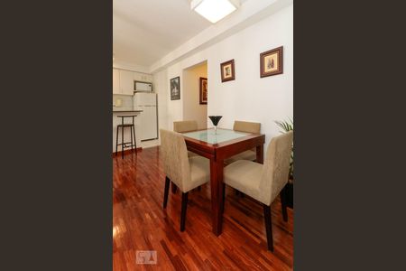 Apartamento para alugar com 68m², 2 quartos e 1 vaga Apartamento para alugar com 68m², 2 quartos e 1 vagaSala