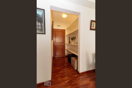 Entrada de apartamento para alugar com 2 quartos, 68m² em Jardim Paulista, São Paulo