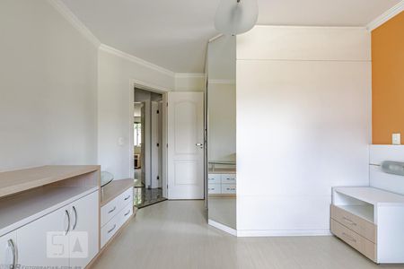 Casa de condomínio para alugar com 206m², 3 quartos e 2 vagasSuíte 1