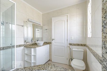 Casa de condomínio para alugar com 206m², 3 quartos e 2 vagasBanheiro da Suíte 1