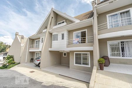 Casa de condomínio para alugar com 206m², 3 quartos e 2 vagasFachada