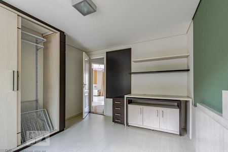 Casa de condomínio para alugar com 206m², 3 quartos e 2 vagasQuarto 3