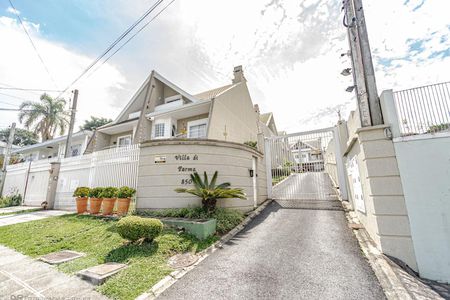 Casa de condomínio para alugar com 206m², 3 quartos e 2 vagasFachada