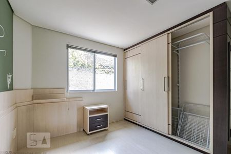 Casa de condomínio para alugar com 206m², 3 quartos e 2 vagasQuarto 3