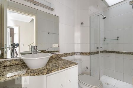 Casa de condomínio para alugar com 206m², 3 quartos e 2 vagasBanheiro Social