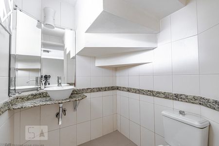 Casa de condomínio para alugar com 206m², 3 quartos e 2 vagasLavabo