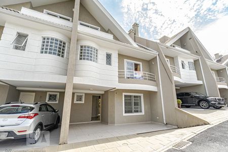 Casa de condomínio para alugar com 206m², 3 quartos e 2 vagasFachada