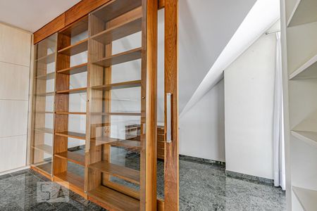 Casa de condomínio para alugar com 206m², 3 quartos e 2 vagasÁtico