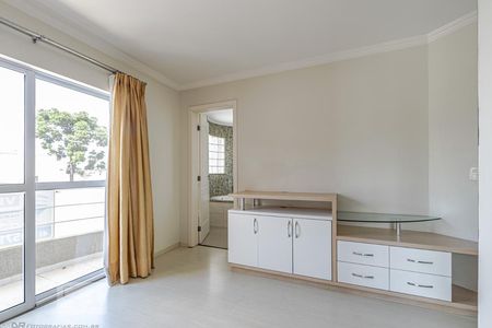 Suíte 1 de casa de condomínio para alugar com 3 quartos, 206m² em Bom Retiro, Curitiba