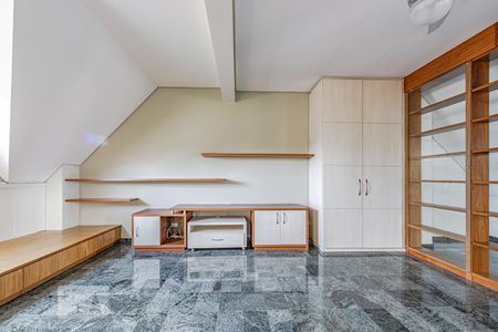 Casa de condomínio para alugar com 206m², 3 quartos e 2 vagasÁtico