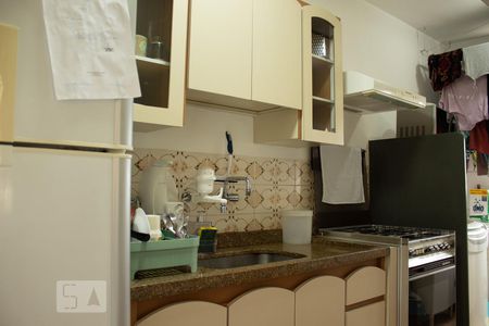 Cozinha de apartamento para alugar com 1 quarto, 42m² em Vila Guarani (z Sul), São Paulo