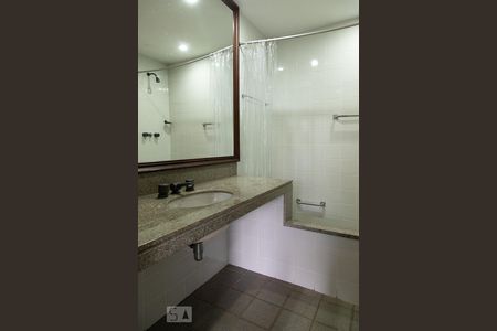 Apartamento à venda com 121m², 4 quartos e 2 vagasBanheiro da Suíte