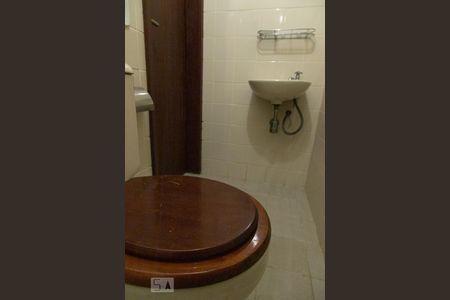 Apartamento à venda com 121m², 4 quartos e 2 vagasBanheiro de Serviço