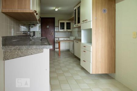 Apartamento à venda com 121m², 4 quartos e 2 vagasCozinha