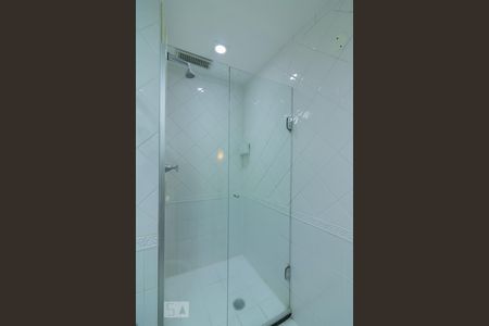 Banheiro de kitnet/studio para alugar com 1 quarto, 30m² em Vila Olímpia, São Paulo