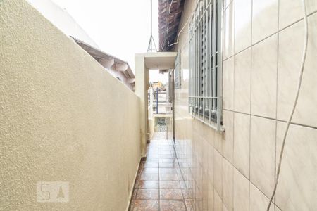 Casa para alugar com 90m², 3 quartos e 1 vagaCorredor lateral externo