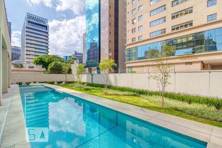 Studio à venda com 62m², 1 quarto e 1 vagaPiscina