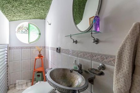 Lavabo de casa à venda com 4 quartos, 150m² em Jardim Prudência, São Paulo