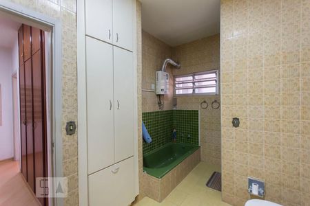 Casa para alugar com 400m², 5 quartos e 1 vagaBanheiro social