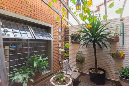 Casa para alugar com 400m², 5 quartos e 1 vagaJardim de inverno