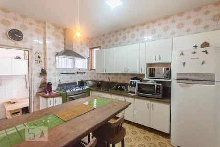 Casa para alugar com 400m², 5 quartos e 1 vagaCozinha