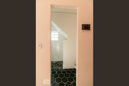 Banheiro de kitnet/studio para alugar com 1 quarto, 24m² em Vila Matilde, São Paulo