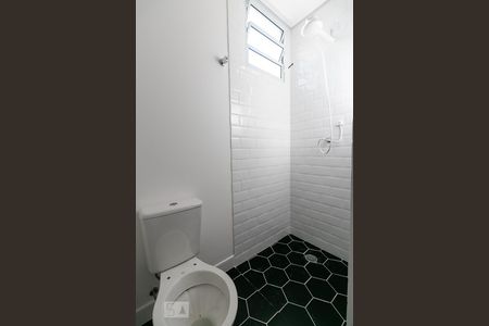 Banheiro de kitnet/studio para alugar com 1 quarto, 24m² em Vila Matilde, São Paulo