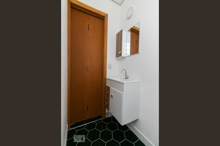 Banheiro de kitnet/studio para alugar com 1 quarto, 24m² em Vila Matilde, São Paulo