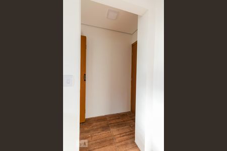 Corredor de kitnet/studio para alugar com 1 quarto, 24m² em Vila Matilde, São Paulo