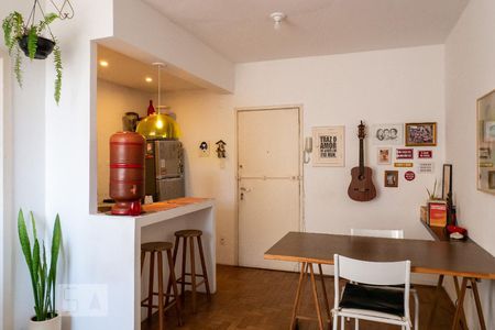 Sala de kitnet/studio para alugar com 1 quarto, 48m² em República, São Paulo
