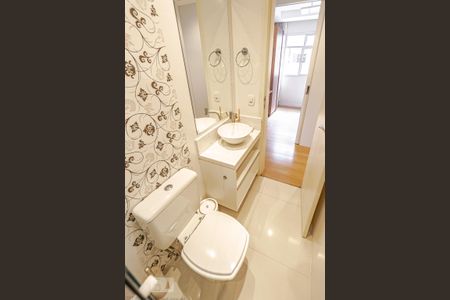 Apartamento à venda com 60m², 3 quartos e 1 vaga Apartamento à venda com 60m², 3 quartos e 1 vagaBanheiro Social