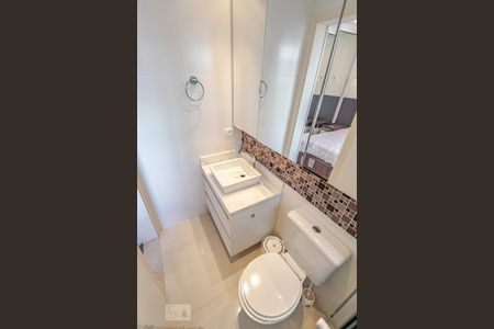 Apartamento à venda com 60m², 3 quartos e 1 vaga Apartamento à venda com 60m², 3 quartos e 1 vagaBanheiro da Suíte 1