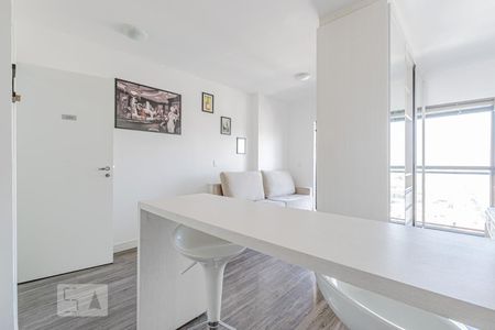 Studio para alugar com 35m², 1 quarto e sem vaga Studio para alugar com 35m², 1 quarto e sem vagaCozinha e Área de Serviço