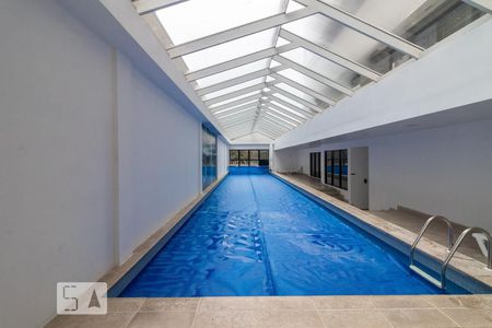 Studio para alugar com 35m², 1 quarto e sem vaga Studio para alugar com 35m², 1 quarto e sem vagaÁrea comum - Piscina