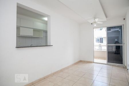 Sala de apartamento para alugar com 3 quartos, 62m² em Taquara, Rio de Janeiro