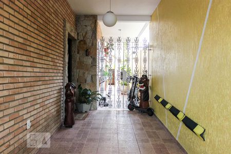 Casa à venda com 420m², 5 quartos e 4 vagasÁrea comum - Entrada