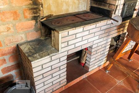 Casa à venda com 420m², 5 quartos e 4 vagasÁrea comum - Fogão a lenha