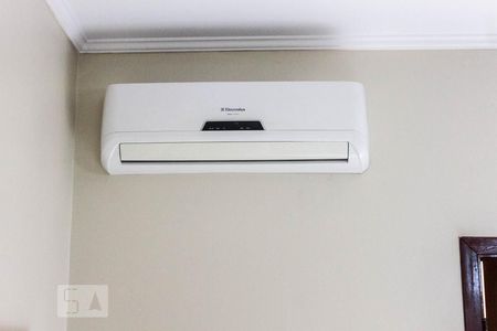 Casa à venda com 420m², 5 quartos e 4 vagasQuarto 2 - Ar condicionado