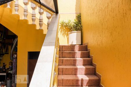 Casa à venda com 420m², 5 quartos e 4 vagasÁrea comum - Escada