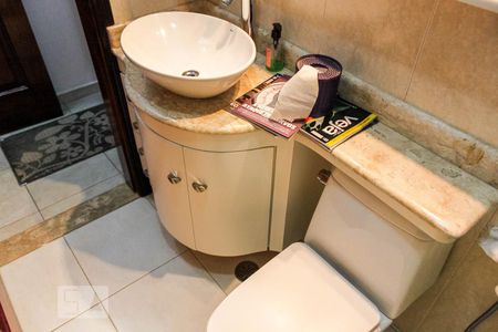 Casa à venda com 420m², 5 quartos e 4 vagasBanheiro 