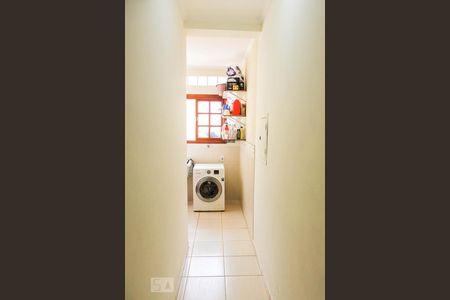 Casa à venda com 420m², 5 quartos e 4 vagasÁrea de Serviço - Corredor